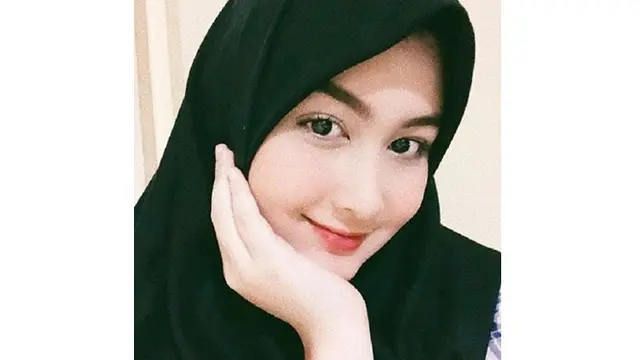 6 Potret Talitha Curtis Tampil Berhijab, Aktris Hits FTV