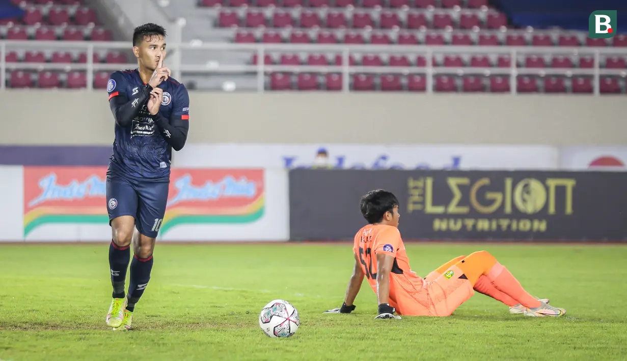 Pemain terakhir yang hilang medadak di laga imbang antara Arema FC melawan PSIS Semarang adalah Muhammad Rafli. Belum ada statemen resmi dari pihak yang berwajib. Menurut beberapa media mengatakan ada pemain yang mengalami hasil COVID-19 yang samar dan perlu dipastikan. (Bola.com/Bagaskara Lazuardi)