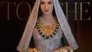 Dalam momen bersejarah ini, pasangan pengantin memilih mengenakan busana adat Minang, tepatnya Koto Gadang, yang memperkuat nuansa budaya dalam pernikahan mereka.  [@thepotomoto].