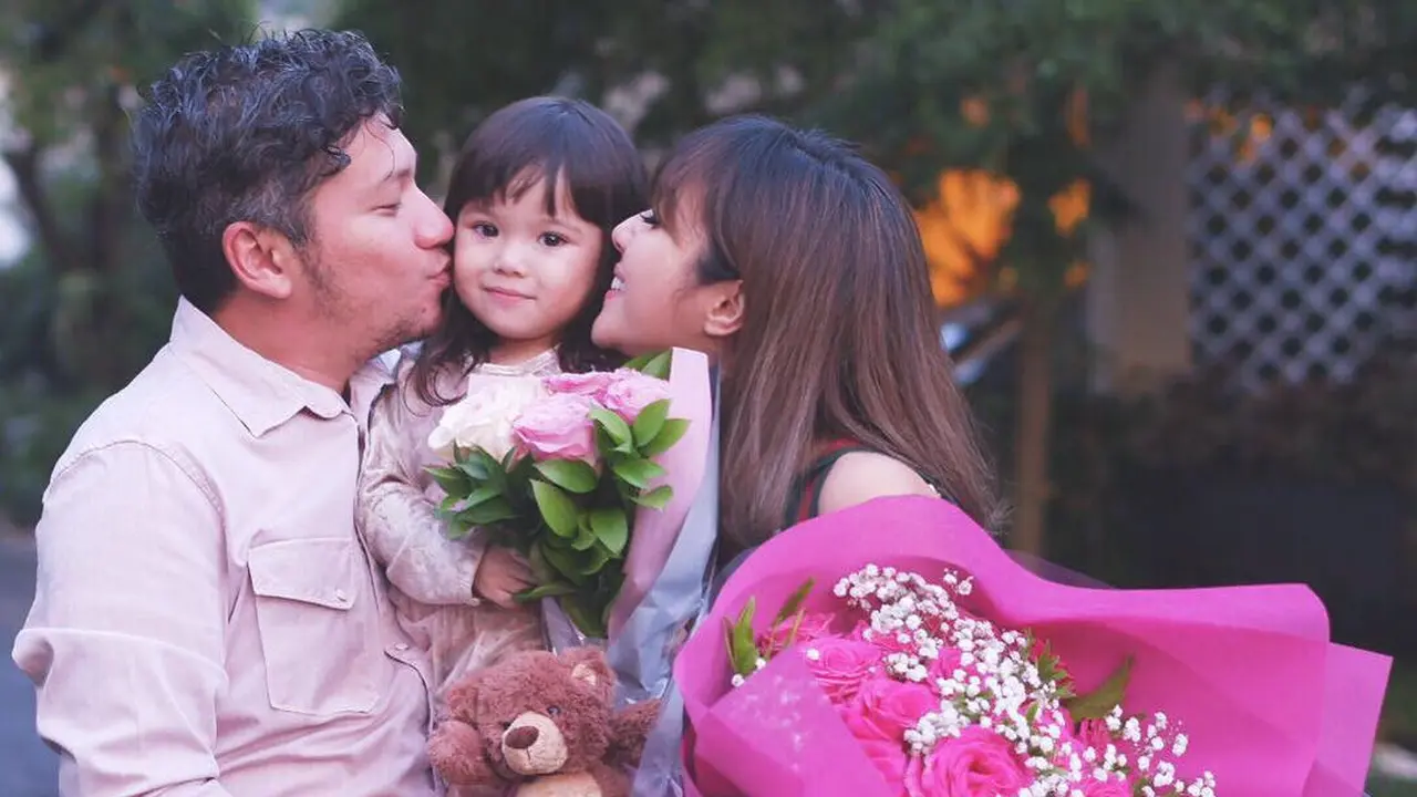 [Bintang] Romantis, Ini 8 Potret Artis Indonesia Saat Rayakan Valentine
