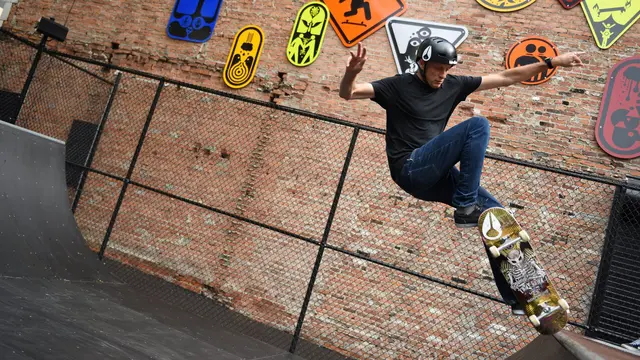 Skateboard-Tony Hawk