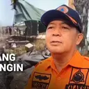 Tenda Terbang Diterjang Angin Kencang