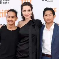 Sejak menggugat cerai Brad Pitt, Anglenia Jolie memang berjuang sendiri dalam hidupnya, terutama untuk mengurus buah hatinya. Selain itu, Jolie juga pernah mengalami gangguan kesehatan belum lama ini. (AFP/Emma McIntyre)