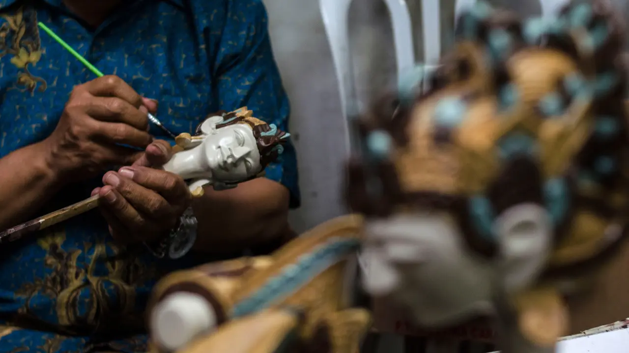 Lihat Pembuatan Wayang Golek di Cupumanik