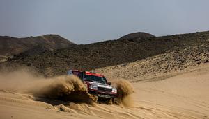 Pembalap Indonesia Julian Johan yang mendapat dukungan dari Motul bertarung di Rally Dakar 2026. (ist)