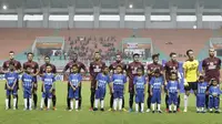 Player Escort Kids Allianz pada lanjutan penyisihan Grup H Piala AFC 2019 antara PSM Makassar Vs Home United, Selasa (30/4/2019) di Stadion Pakansari, Kab. Bogor. (Bola.com/Yoppy Renato)
