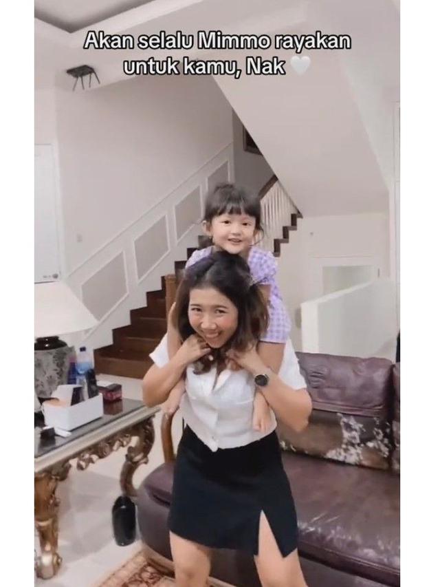 8 Potret Kompak Kiky Saputri dan Aisya Ini Curi Perhatian