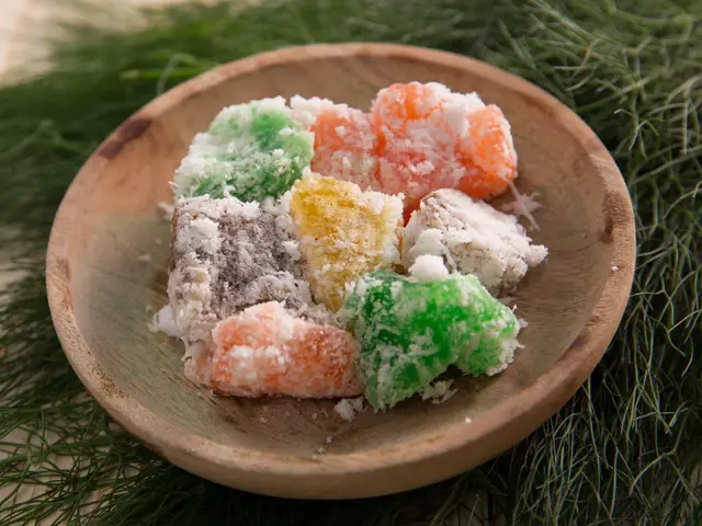 Mengenal Cenil Kue Tradisional Yang Kenyal Lezat Tiada Duanya Lifestyle Fimela Com
