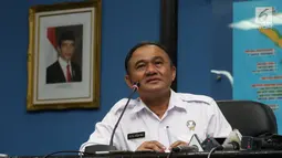 Kepala BNN Irjen Pol Heru Winarko memberi sambutan dalam acara Kenal Pamit di Gedung BNN, Cawang, Jakarta, Senin (5/3). Irjen Pol Heru Winarko sebelumnya menjabat sebagai Deputi Penindakan KPK. (Liputan6.com/Arya Manggala)