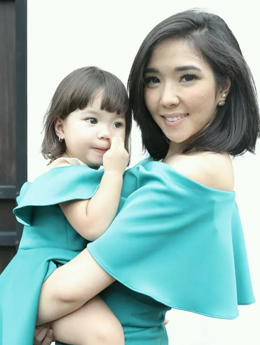 Membantah kabar tersebut, namun Gisel tidak memberikan keterangan dan penjelasan secara detil. Ia menganggap ini sebagai pemberitaan yang biasa terjadi dan meminta teman-teman media untuk tak mempermasalahkannya. (Galih W.Satria/Bintang.com)