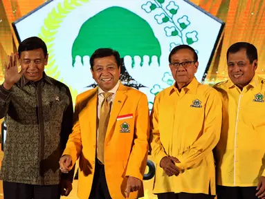 Ketum Partai Golkar, Setya Novanto di dampingi Menkopolhukam, Wiranto, Akbar Tandjung, Aburizal Bakrie, Nurdin Halid saat pembukaan Pertemuan Nasional - 1 Legislatif dan Eksekutif di  Jakarta, Senin (26/9). (Liputan6/JohanTallo)