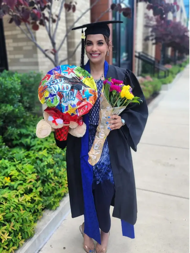 6 Potret Wisuda Adik Najwa Shihab di Amerika, Raih 2 Gelar Spesialis Kedokteran