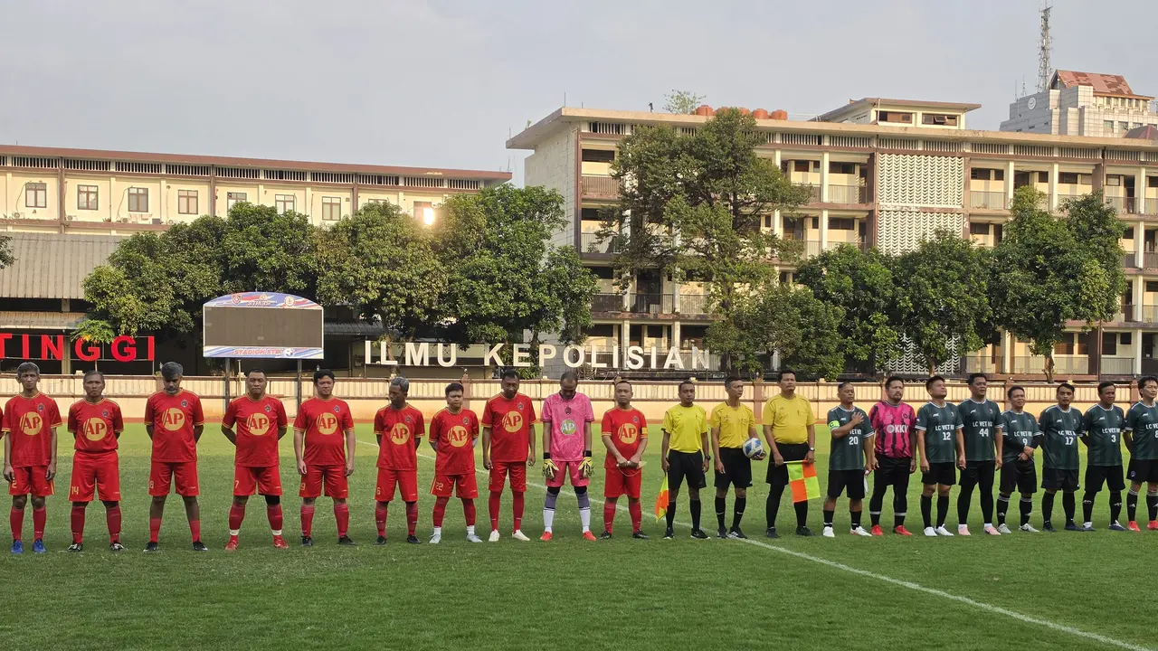Laga uji coba Inkracht Sakti FC di Stadion PTIK