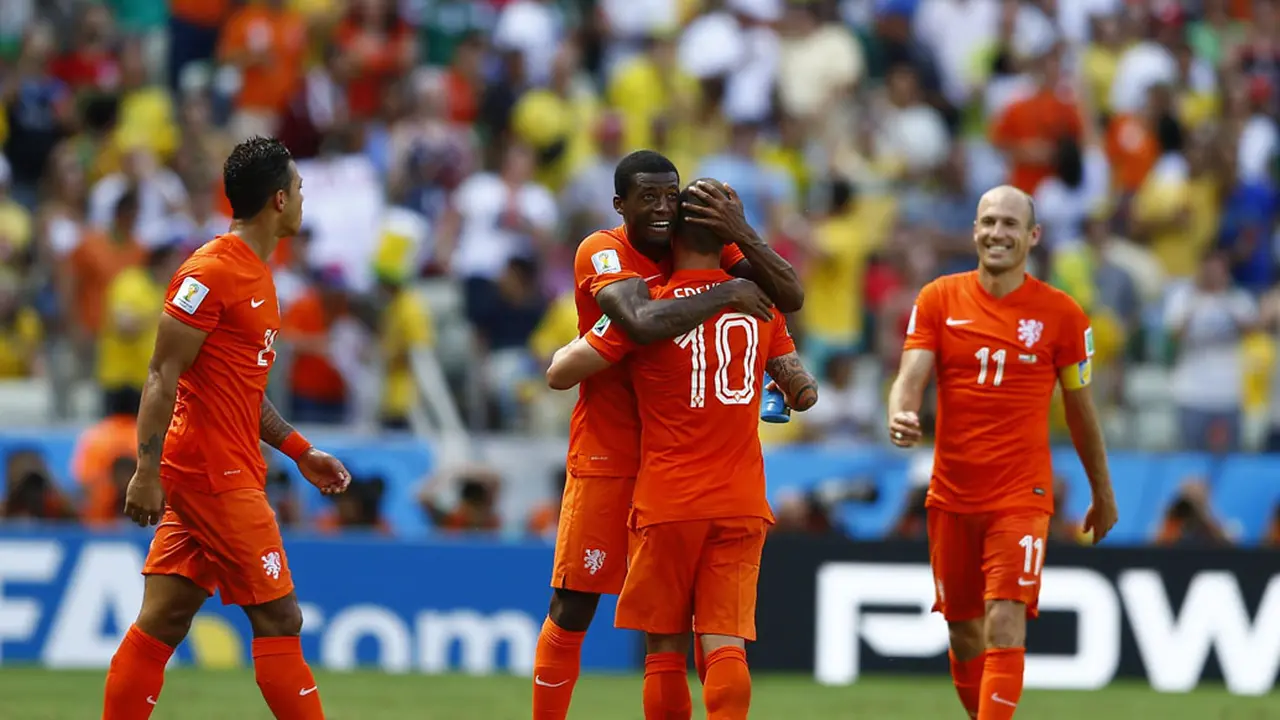 Gol Huntelaar Bawa Belanda ke Delapan Besar Piala Dunia 2014