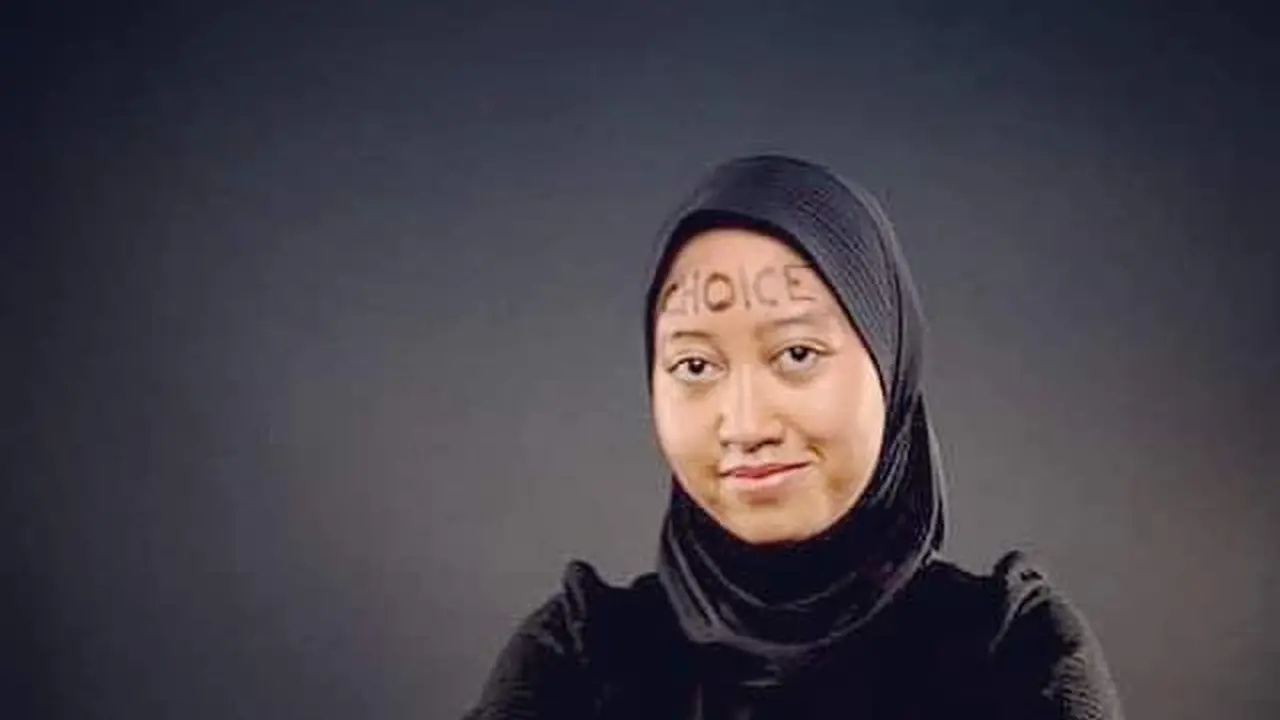 7 Potret Ayu Kartika Dewi, Stafsus Jokowi yang Gelar Pernikahan Beda Agama