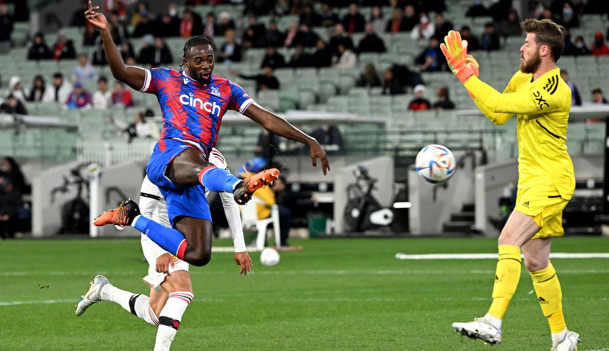 Usai gol ketiga Manchester United, Crystal Palace sempat membuat gol melalui Jean-Philippe Mateta yang akhirnya dianulir wasit karena terjadi offside terlebih dahulu. (AFP/William West)
