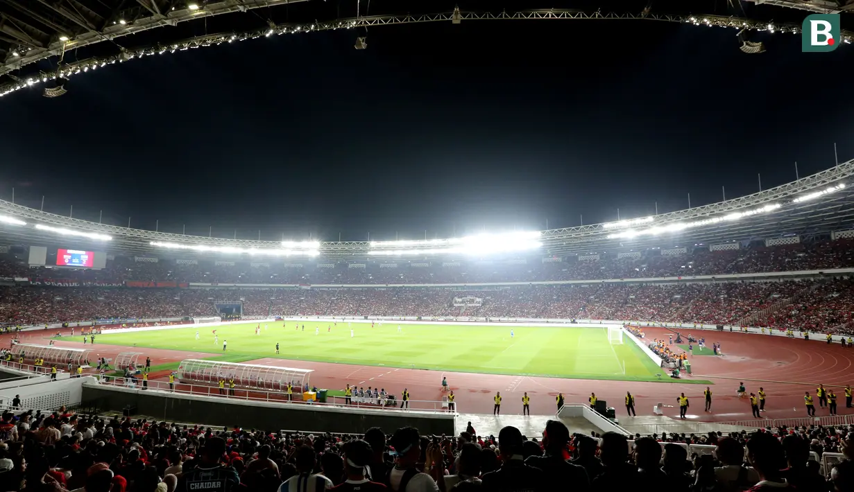Suasana pertandingan Timnas Indonesia vs Argentina pada FIFA Matchday 2023 di Stadion Utama Gelora Bung Karno, Jakarta, Senin (19/6/2023). (Bola.com/Muhammad Iqbal Ichsan)