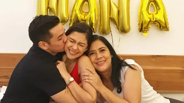 Nana Mirdad Ulang Tahun