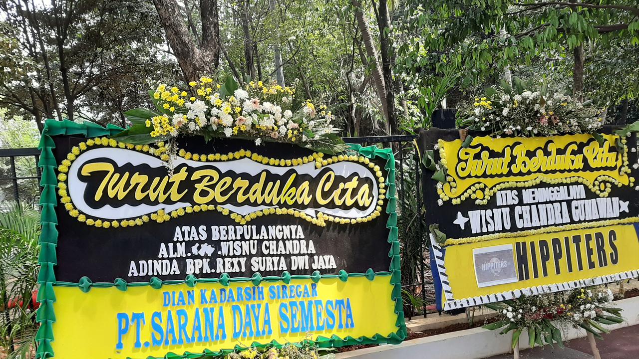 Tabur Bunga Kecelakaan Skuter Listrik