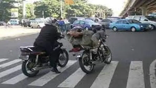 Tingkah nyeleneh orang Indonesia di zebra cross (1cak)