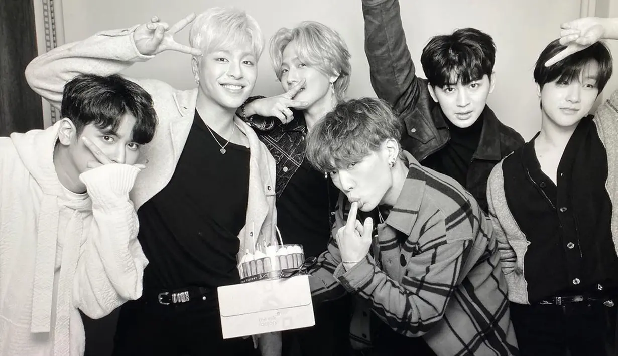 Saat ini, mereka dikabarkan sedang mencari agensi baru untuk mempertahankan grup. Pada Jum'at, (30/12) menurut laporan industri, iKON dikabarkan tandatangani kontrak eksklusif dengan 143 Entertainment. Namun, sementara ini belum ada tanggapan dari agensi mengenai berita tersebut. (Liputan6.com/IG/@sssong_yh)