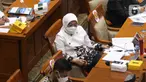 Menteri Tenaga Kerja Ida Fauziah mengikuti rapat dengar pendapat dengan Komisi IX DPR di Komplek Parlemen, Jakarta, Rabu (7/4/2021). Dalam rapat tersebut Komisi IX menyampaikan bahwa Kementerian Tenaga Kerja agar memperhatikan nasib kesejahteraan wartawan. (Liputan6.com/Angga Yuniar)