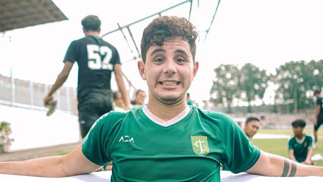 Aksi Bruno Moreira saat Latihan Bersama Persebaya Surabaya