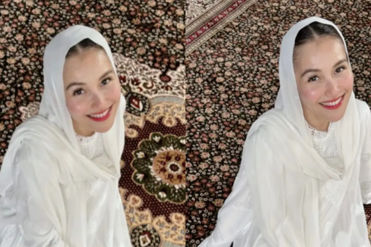 Gaya Kerudung Ayu Ting Ting Saat Pengajian