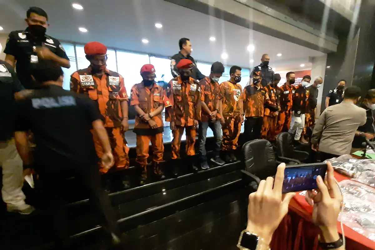 Anggota Organisasi Masyarakat (Ormas) Pemuda Pancasila dijadikan tersangka, Kamis (25/11/2021).