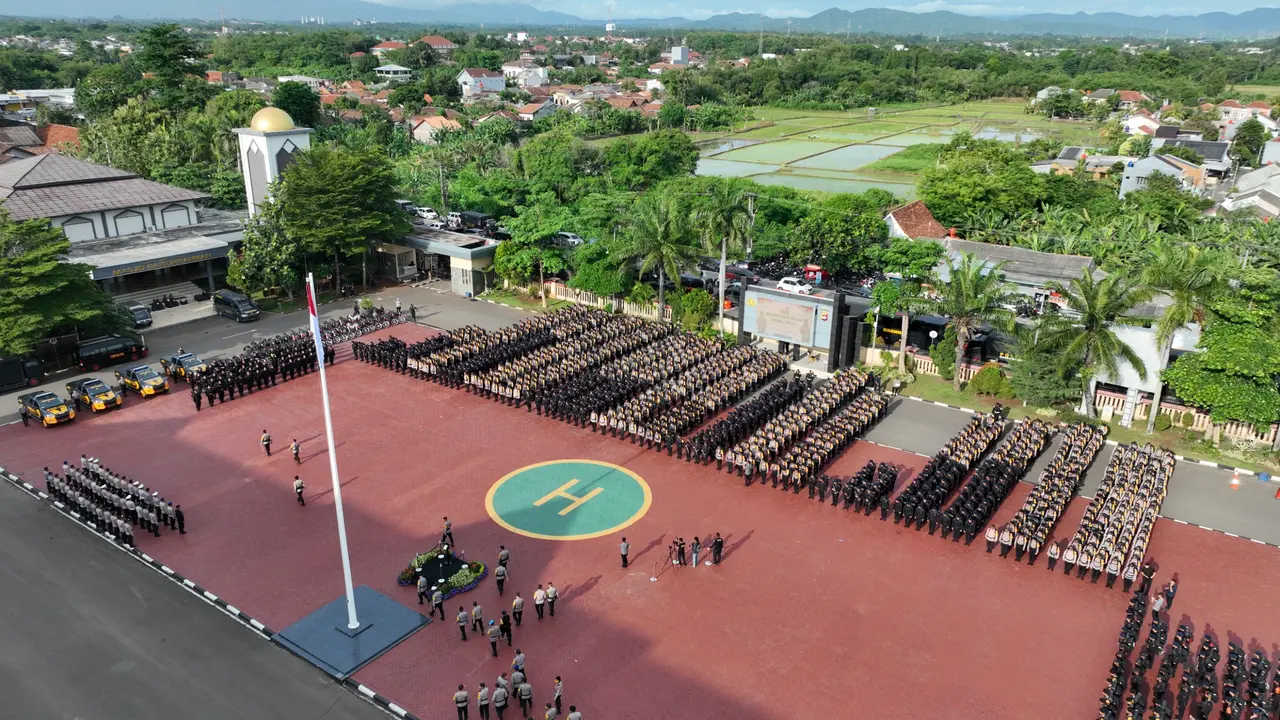 Pelepasan Personel Gabungan Amankan Pilkada Serentak 2024 di Polda Banten. (Senin, 25/11/2024). (Polda Banten).