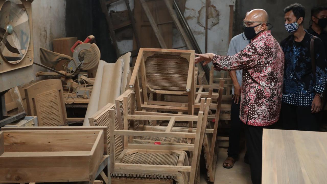 MenkopUKM Teten Masduki di Jombangrejo, Mandong, Trucuk, Klaten, Minggu (6/12/2020).