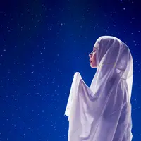 Ilusrasi salat tahajud/copyright shutterstock.com/Creativa Images