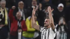 Pemain Juventus Federico Gatti melakukan selebrasi usai mencetak gol ke gawang Sporting CP pada pertandingan leg pertama perempat final Liga Europa di Stadion Juventus, Turin, Italia, Kamis (13/4/2023). Juventus menang 1-0. (Fabio Ferrari/LaPresse via AP)