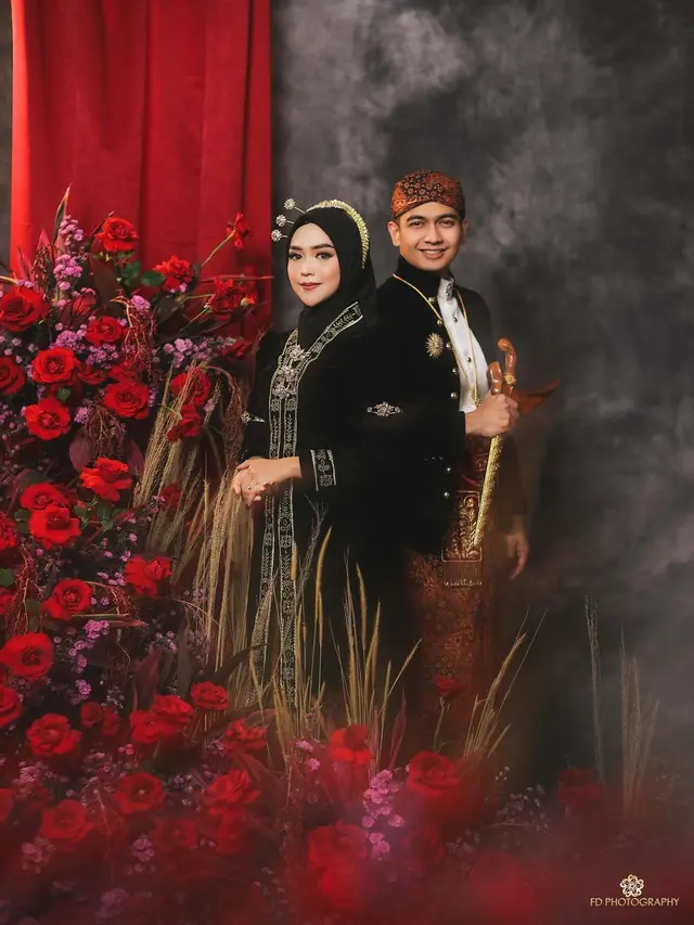 Jelang Pernikahan, Ini 7 Potret Prewedding Ria Ricis dan Teuku Ryan Pakai Baju Adat Jawa