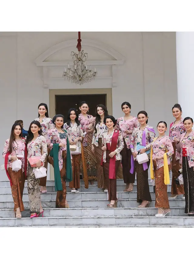 6 Potret Anggunnya Para Puteri Indonesia Kenakan Kebaya Floral di Tasyakuran 7 bulan Kehamilan Erina Gudono