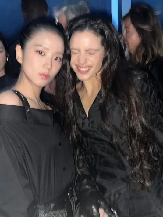 Ia tampilkan pesona paling bersinar di antara Anya Taylor-Joy, Jennifer Garner, hingga Natalie Portman [@sooyaaa__]