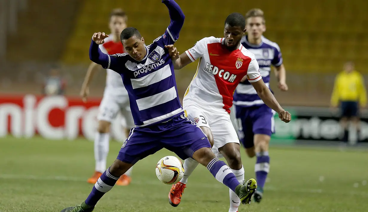 2. Youri Tielemans, gelandang muda Anderlecht ini dikabarkan Squawka menjadi buruan baru dari pelatih MU, Jose Mourinho. Kabar kertarikan ini langsung mendapat tanggapan positif dari pemain muda terbaik Belgia tahun 2013-2015 itu. (AFP/Valery Hache)