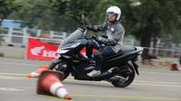 Tes ride Honda PCX Hybrid. (Nazar Ray)