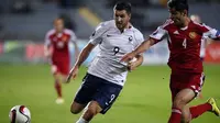 Aksi Gignac melawan Armenia (AFP)