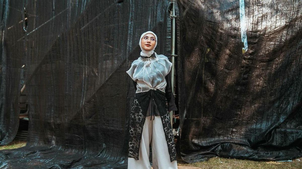5 Ide Gaya Outfit Standout, Tampil Makin Modis saat Long Weekend Idul Adha  2025 - Islami Liputan6.com