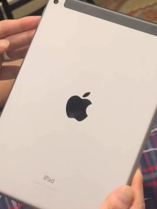 <p>"Hadiah terbaik di ulang tahun kamu yg ke 4 ❤️Resmi kok nak," tutup Baim Wong. [Instagram/baimwong]</p>