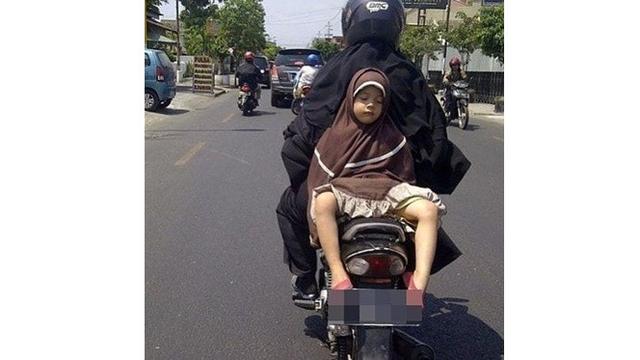 4 Potret Terlalu Ngantuk Tidak Pada Tempatnya Ini Bikin Geleng Kepala