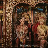 Hari pernikahan Raditya Dika dan Anissa Aziza tampakanya sudah tak lama lagi. Menjelang hari bahagianya, pemilik nama Dika Angkasaputra Moerwani ini mengunggah beberapa foto prewedding-nya dengan Anissa. (Foto: instagram.com/raditya_dika)