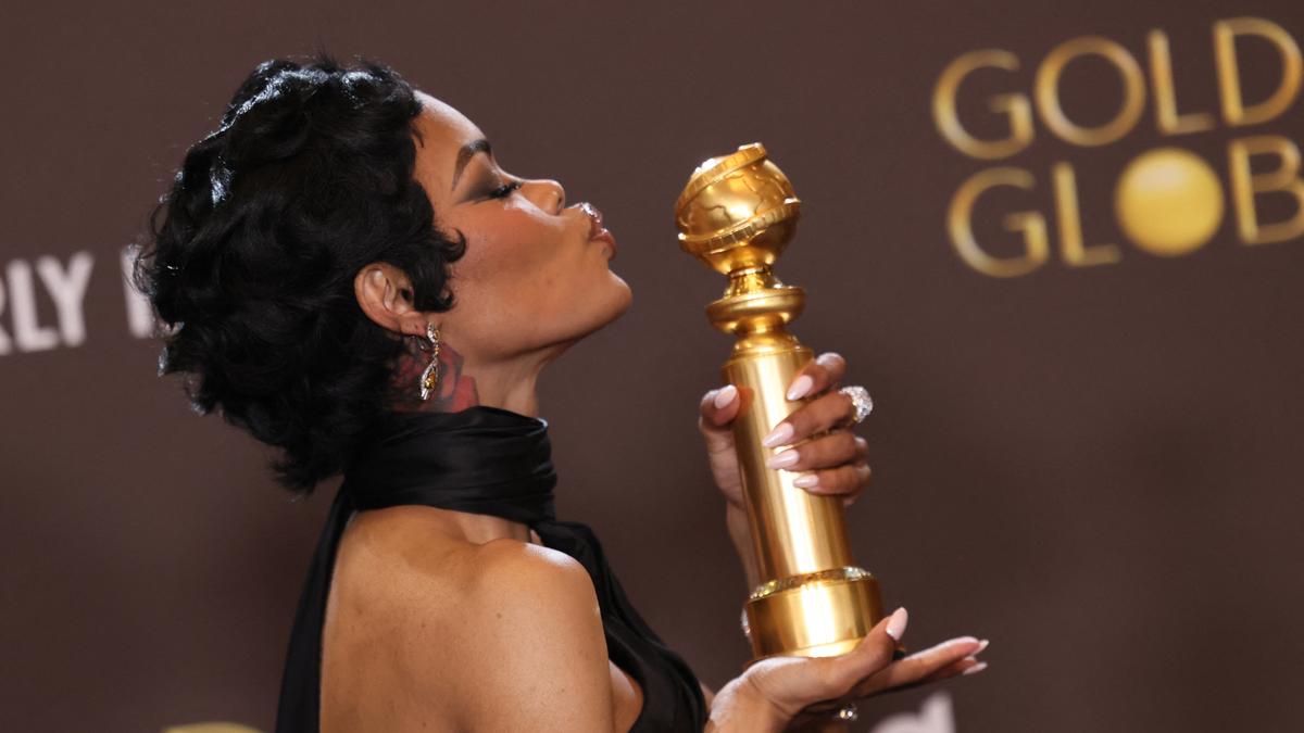 Daftar Pemenang Golden Globes 2026, One Battle After Another dan Adolescence Berjaya!