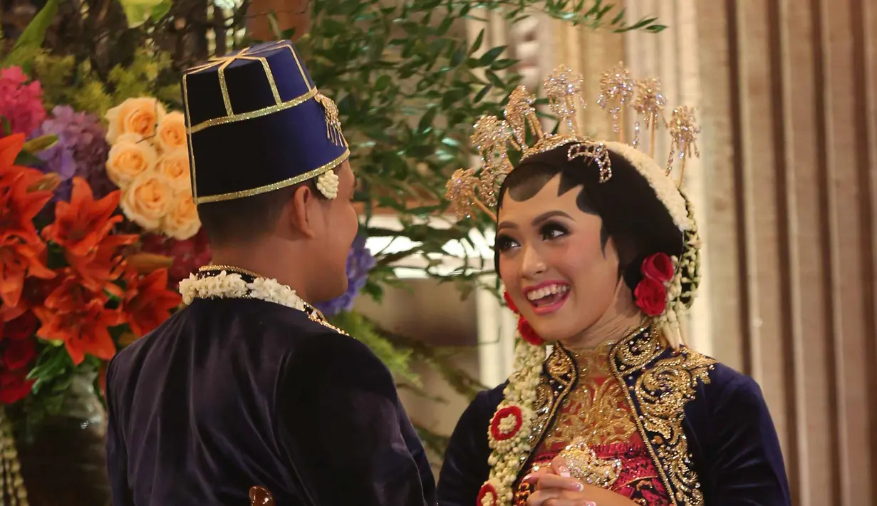 "Yang pasti gara-gara udah ngerasa saatnya naik ke level berikutnya," ungkap Aditya Putri saat ditemui di kawasan Kapten Tendean, Jakarta Selatan, Selasa (2/8/2016). (Nurwahyunan/Bintang.com)