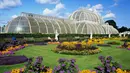 The Kew Garden yang berlokasi di London ini sudah berdiri sejak tahun 1759, merupakan salah satu taman dengan koleksi tanaman hidup terbesar di dunia. The Kew Garden dimasukkan dalam daftar Situs Warisan Dunia UNESCO. (wordpress.com)