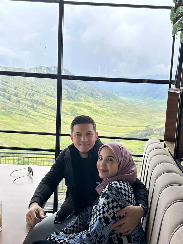6 Momen Zaskia Sungkar dan Irwansyah Liburan ke Bromo, Abadikan Momen Bersama