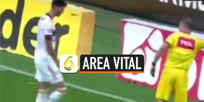 VIDEO: Terinjak Lawan, Area Vital Pemain Bola Brasil Ini Terluka