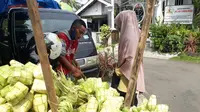 Selongsong ketupat lebaran di Purbalingga. (Foto: Liputan6.com/Pemkab Purbalingga)