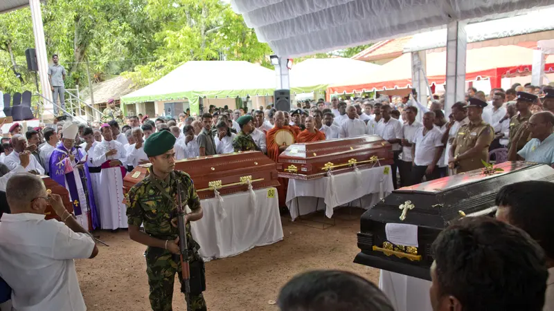 Suasana pemakaman massal di Sri Lanka (AP Photo)